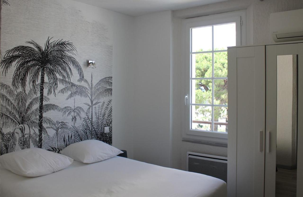 Les Palmiers Hotel