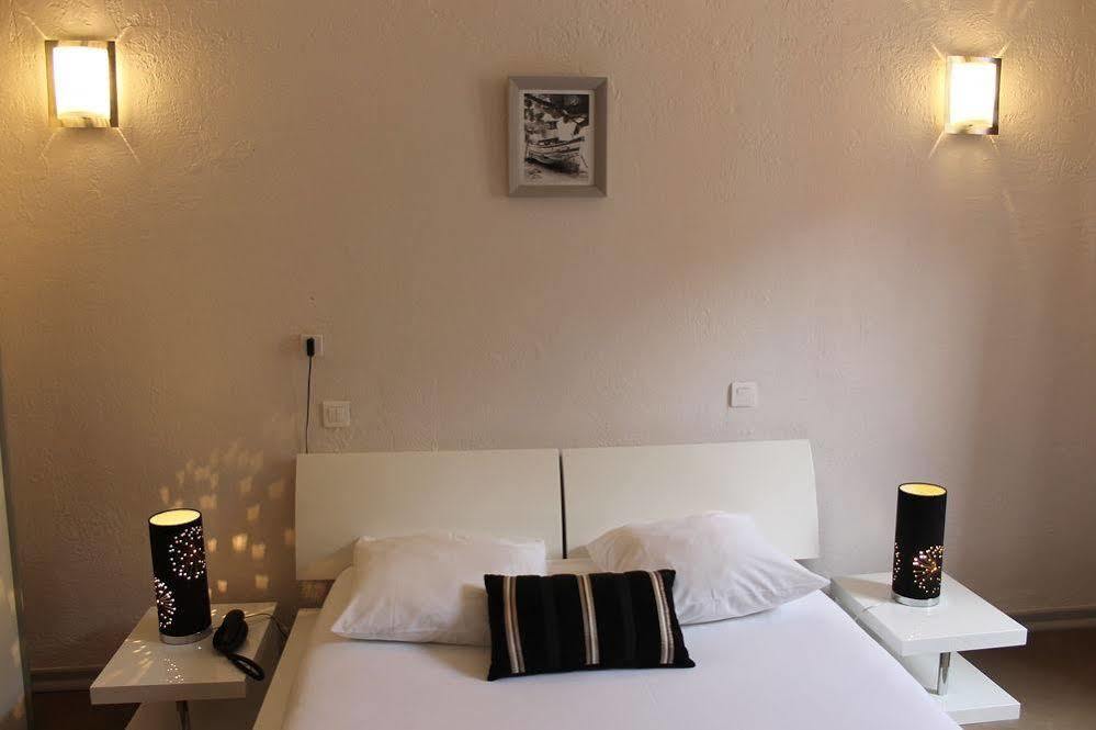 Les Palmiers Hotel